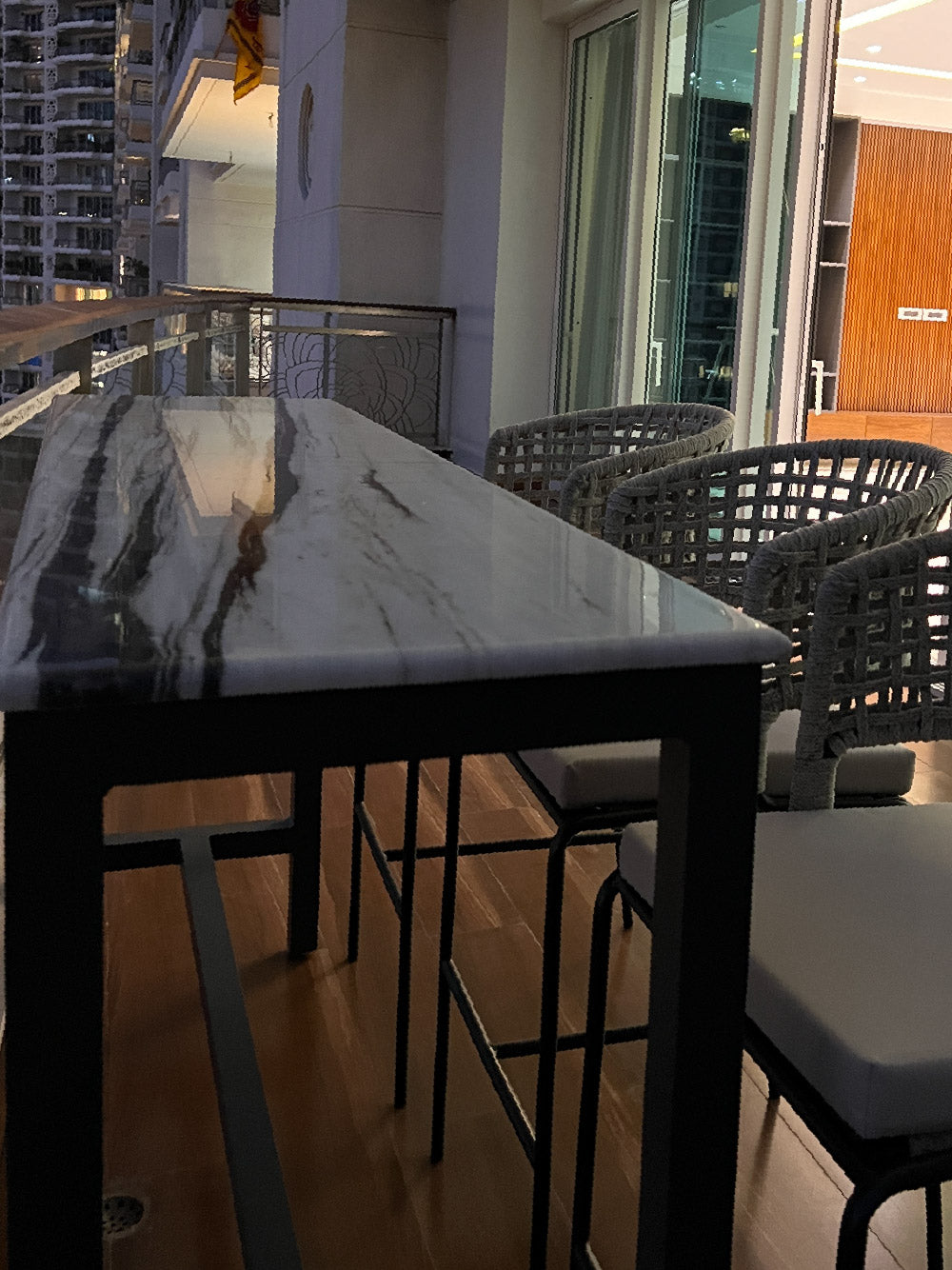Vince Bar Table